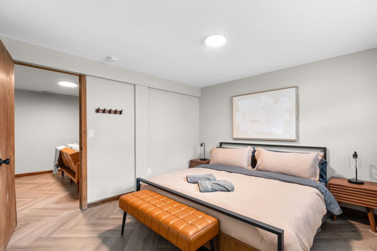 5 bedrooms, iron/ironing board, free WiFi, bed sheets
