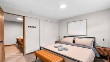 5 bedrooms, iron/ironing board, free WiFi, bed sheets