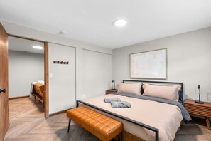 5 bedrooms, iron/ironing board, free WiFi, bed sheets