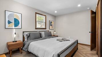 5 bedrooms, iron/ironing board, free WiFi, bed sheets
