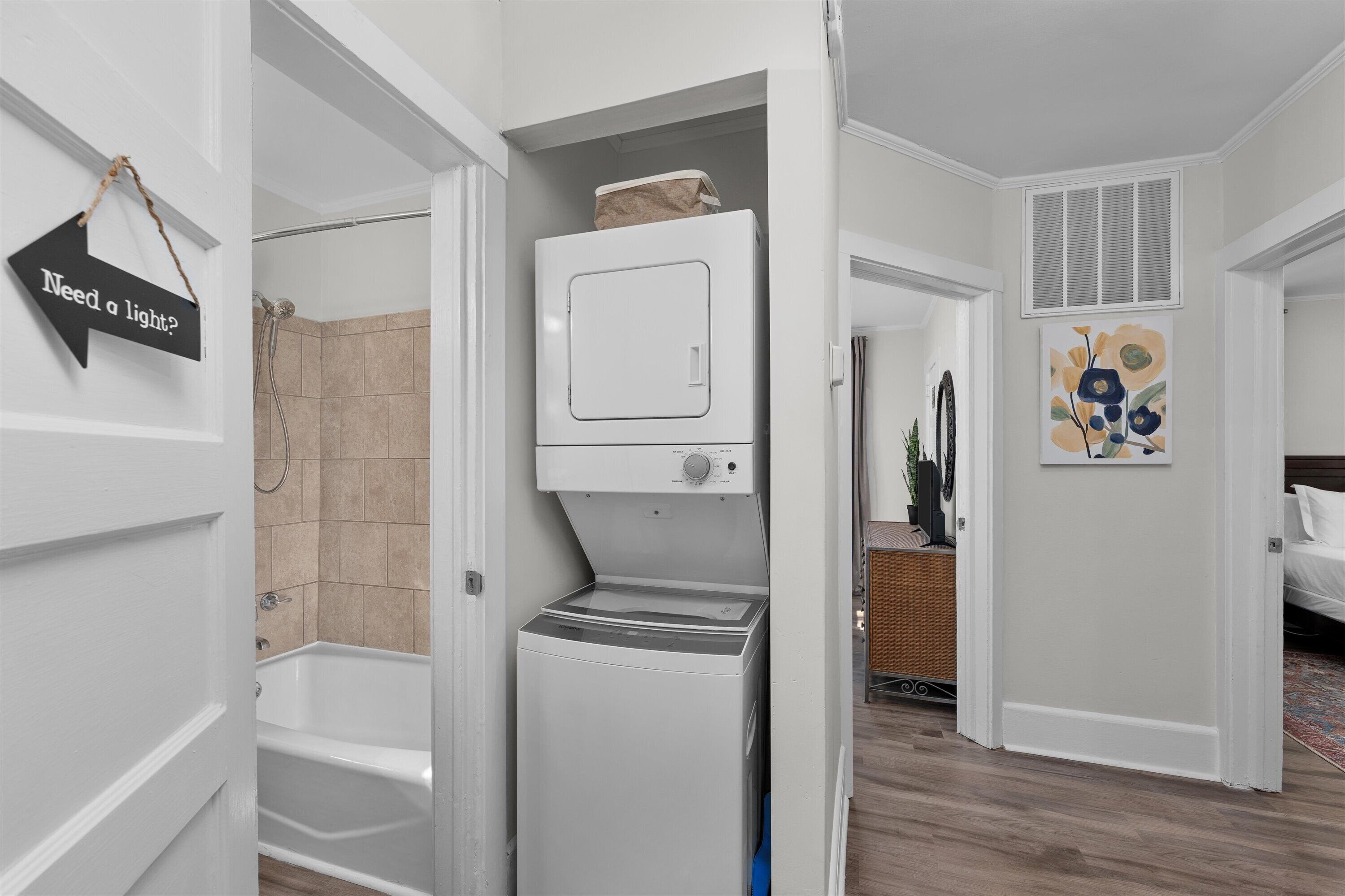 Sèche-cheveux, serviettes fournies