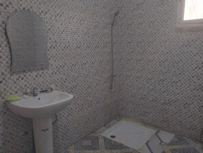Toallas, jabón, papel de baño 