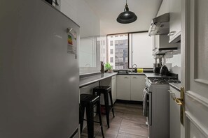 Fridge, microwave, oven, stovetop