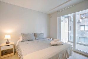 2 slaapkamers, een bureau, een strijkplank/strijkijzer, wifi