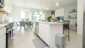 Unclassified image, 2 of 107, button - Cozy 3Bd Close to Disney Enclave 1021 (Davenport)