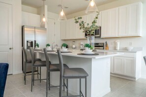 3 bedrooms, Internet - Cozy 3Bd Close to Disney Enclave 1021 (Davenport)