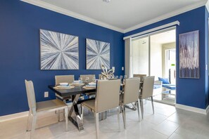 4 chambres, bureau, fer et planche à repasser, Internet