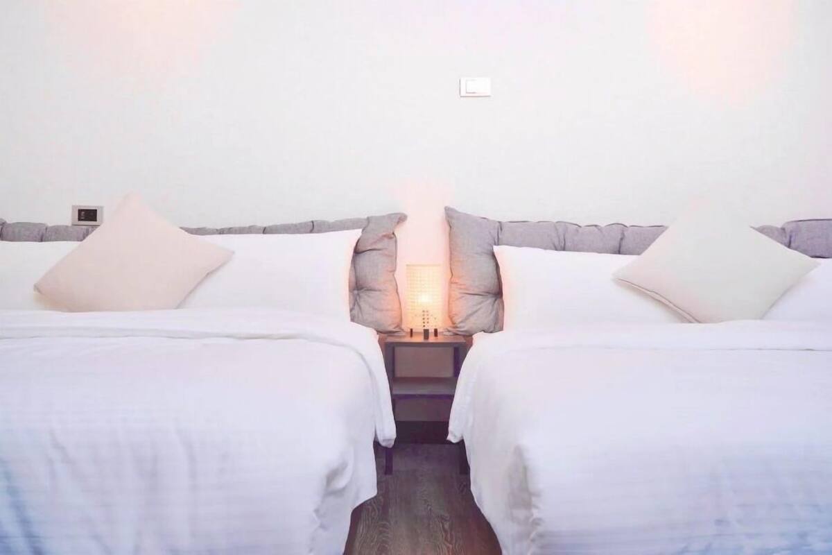 Comfort Quadruple Room | WiFi (free), bed sheets