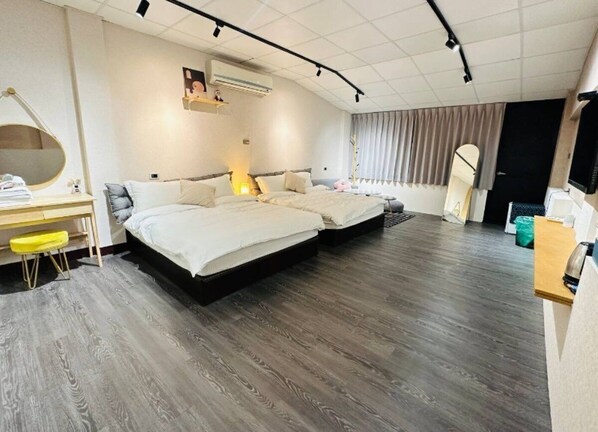 コンフォート 4 人部屋 | WiFi (無料)、ベッドシ�ーツ