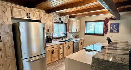 Red River Townhouse - Unit A