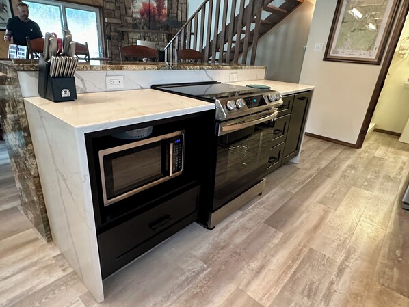 Oven, dishwasher, toaster, highchair