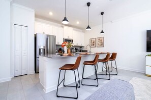 Apartment | 4 Schlafzimmer, Schreibtisch, Bügeleisen/Bügelbrett, Internetzugang