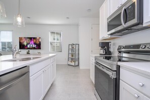 Departamento | 3 habitaciones, escritorio, tabla de planchar con plancha y internet 