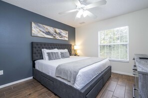 Apartment | 3 bedrooms, desk, soundproofing, Internet