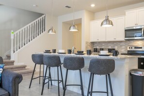 Apartment - Gorgeous 5Bd w Pool at Windsor Island Resort 3882 (Davenport)