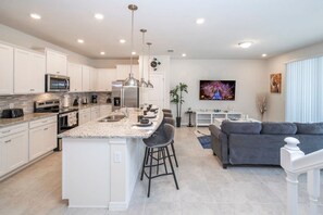 Apartment - Gorgeous 5Bd w Pool at Windsor Island Resort 3882 (Davenport)