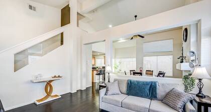 Chic Vegas Retreat: Near Top Attractions