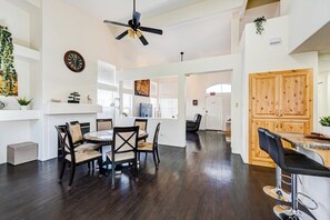 Dining - Chic Vegas Retreat: Near Top Attractions (Las Vegas)