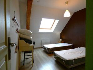 8 dormitoris, wifi gratuïta i roba de llit