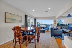 Dining - San Diego 2BD with Downtown Views, Deck & BBQ! (San Diego)