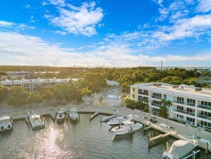 Marina - Oceanfront 2BR/2.5BA Mariner's Club Villa 512 with Oasis Pool, Marina, Game Room & More (Key Largo)