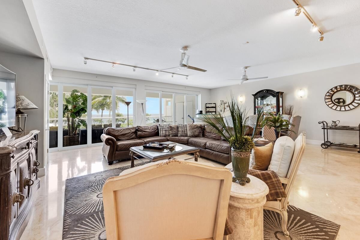 Oceanfront 2BR/2.5BA Mariner's Club Villa 521 with Oasis Pool, Marina, Game Room & More