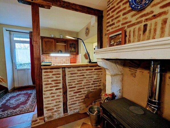 Fridge, microwave, dishwasher