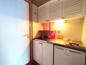 電子レンジ、コンロ、コーヒー / ティー�メーカー、トースター