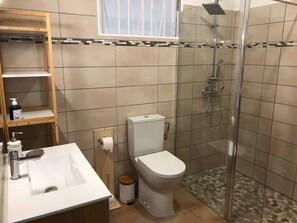 Dusch, hÄrtork och handdukar