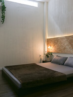 Phòng đôi Tiêu chuẩn, 1 giường đôi, không hút thuốc, phòng tắm dùng chung | Truy cập Internet không dây miễn phí, bộ trải giường 