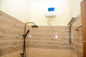 Apartment | Bathroom | Shower, towels