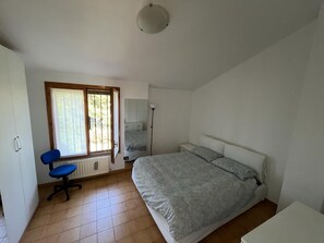 2 makuuhuonetta, ilmainen Wi-Fi, vuodevaatteet