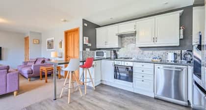 3 bed Luxury Lodge, Nr. Padstow
( with private EV charger)