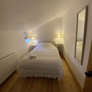 Huis | 2 slaapkamers, een strijkplank/strijkijzer, gratis wifi, beddengoed