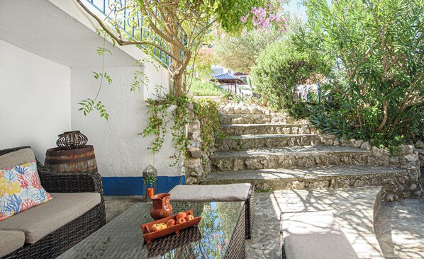 Family Townhome, Garden View, Garden Area | Teres/patio