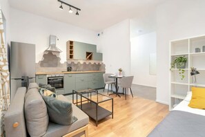 Bügeleisen/Bügelbrett, WLAN, Bettwäsche