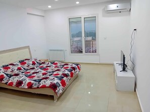 2 soveværelser, strygejern/strygebræt, sengetøj