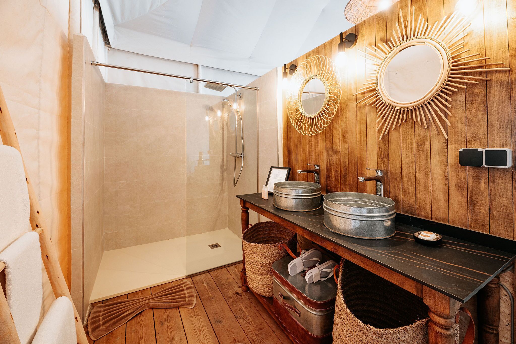 Suite 19 | Bathroom