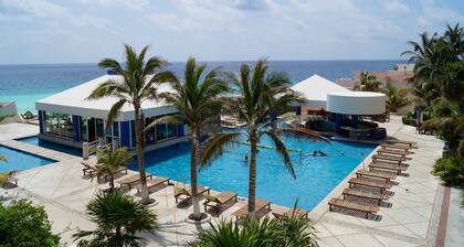 Cancun Studio Overlooking the Lagoon