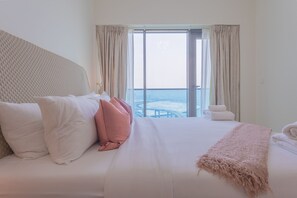 Deluxe Apartment | 1 bedroom, in-room safe, iron/ironing board, free WiFi - Cityscape Oasis with Canal and Yacht View (Dubai)