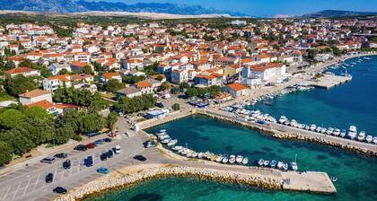 Room in Guest Room - Private Room Near Center 6