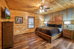 4 bedrooms, iron/ironing board, free WiFi, bed sheets