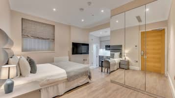 Lower Ground Standard Studio | Strykejern/-brett, barnesenger (inkludert) og wi-fi (inkludert)