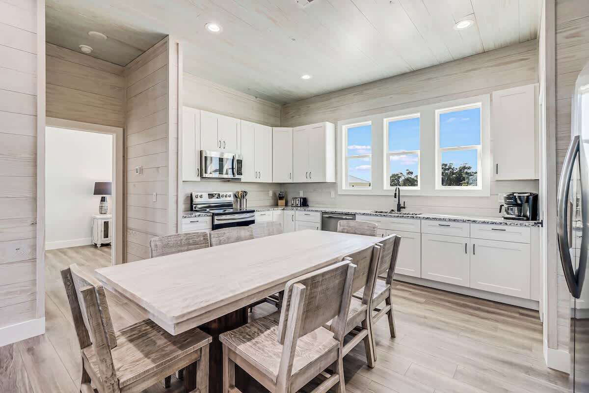 冰箱、微波炉、烤箱、炉灶