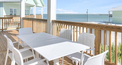 Waterfront,Community Pool, Walk to Bars, Restaurants and Pier