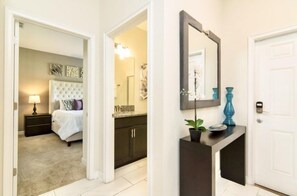 Townhome, 4 Bedrooms | 4 bedrooms, free WiFi - Family Townhome Near Disney! Patio W/pvt Splash Pool, Modern Decor,free Wifi, Resort W/waterpark! 4 Bedroom Townhouse by RedAwning (Kissimmee)