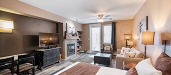 Premium Unit 4371- Fraser Crossing/founders Pointe Condo