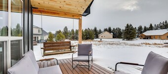 Family-friendly Donnelly Home w/ Private Hot Tub!