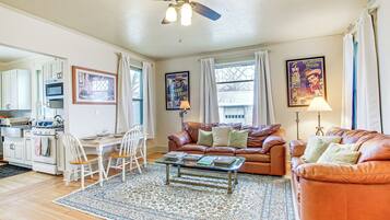 Apartment (2 Bedrooms) | Front of property