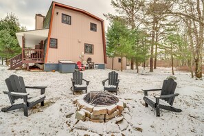 Terrace/patio - Family Home in Long Pond w/ Fire Pit & Lake Access (Long Pond)